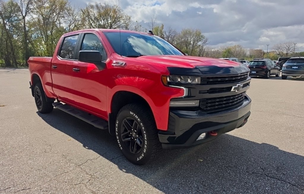 Used 2021 Chevrolet Silverado 1500 LT Trail Boss w/ Convenience Package II AWD/4WD image 2