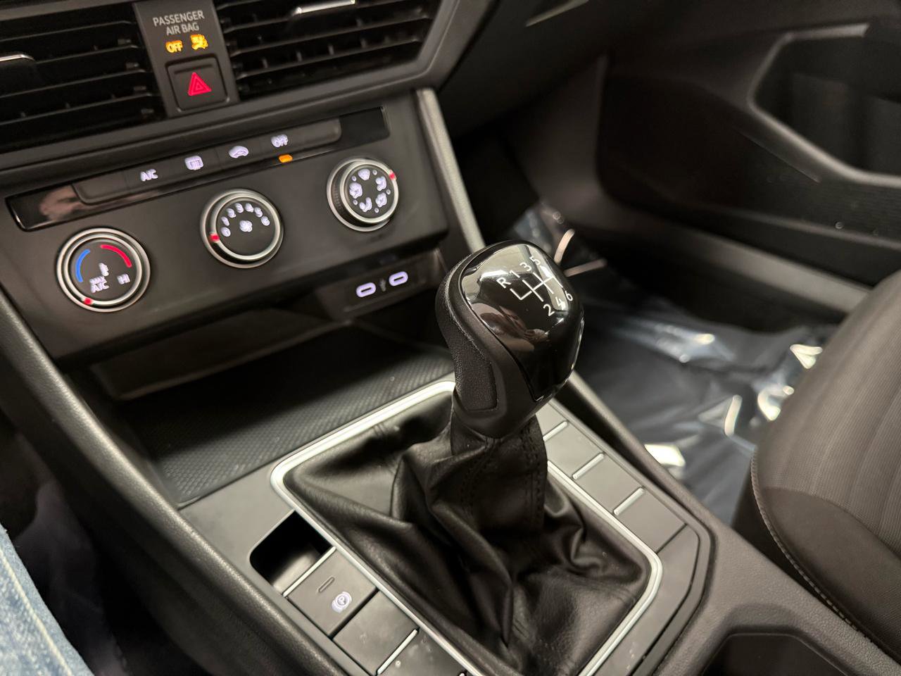 Used 2022 Volkswagen Jetta S image 19