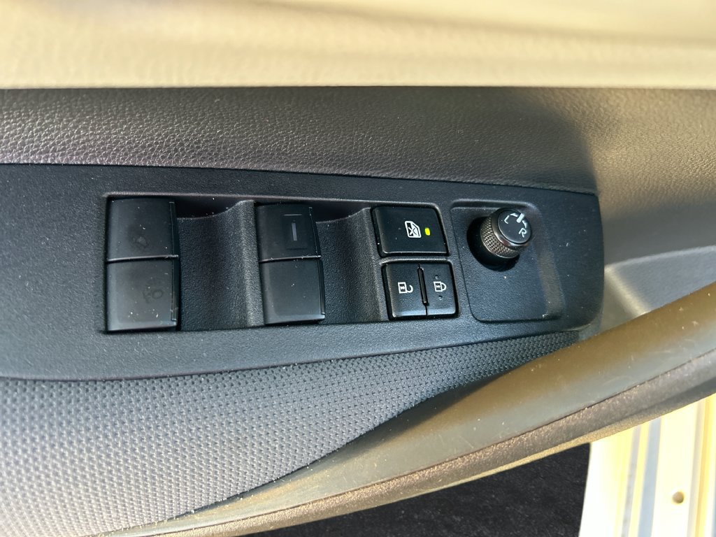 Used 2025 Toyota Corolla LE FWD image 12