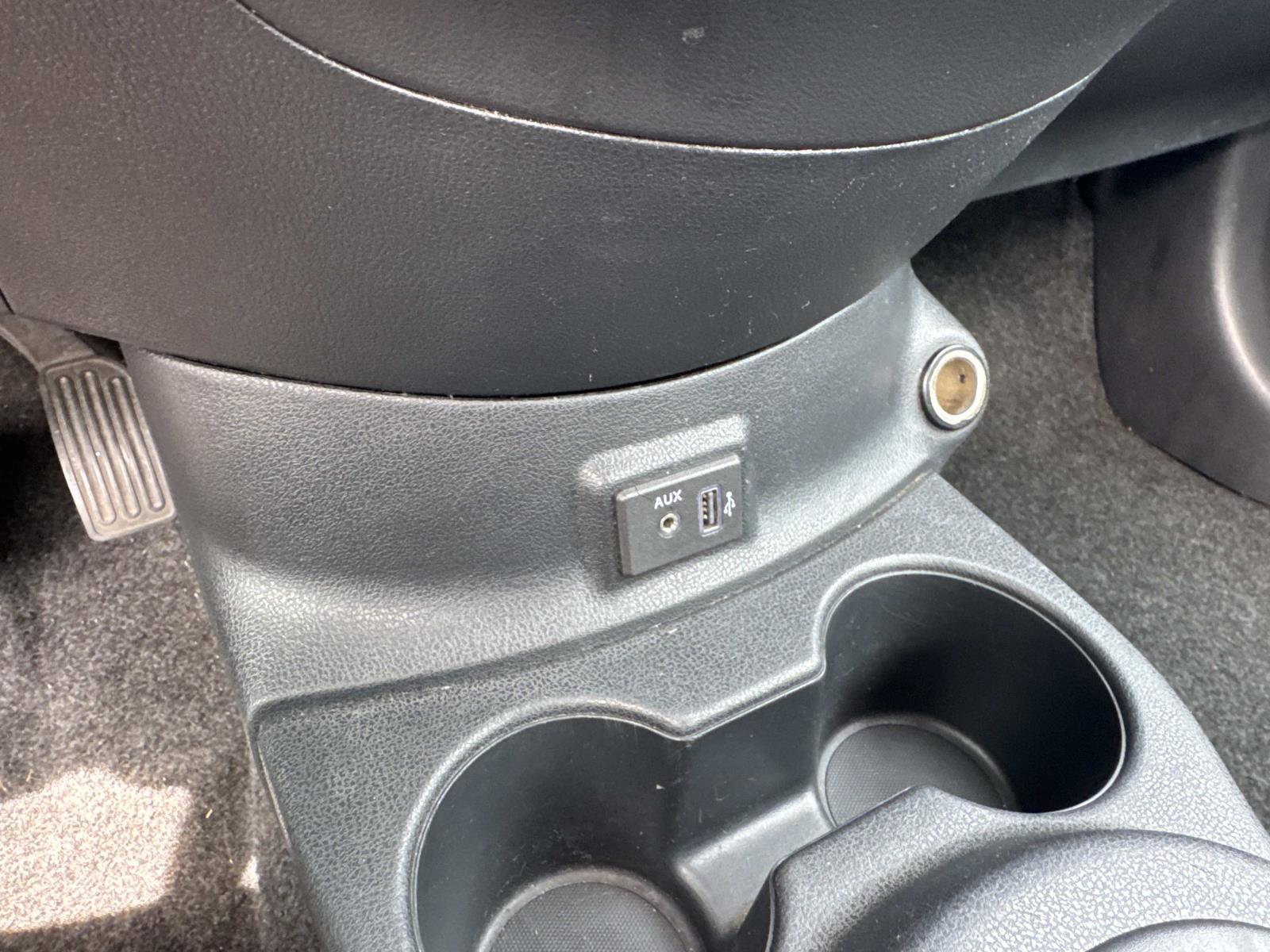 Used 2019 Nissan Versa SV FWD image 24