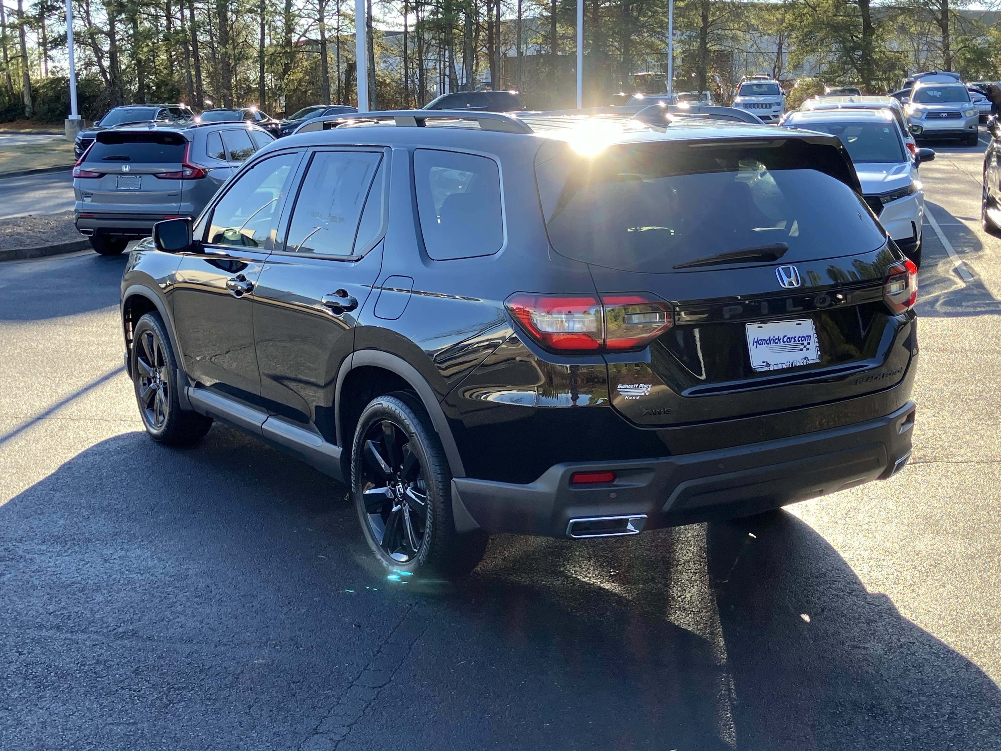 Certified 2025 Honda Pilot Black Edition image 8