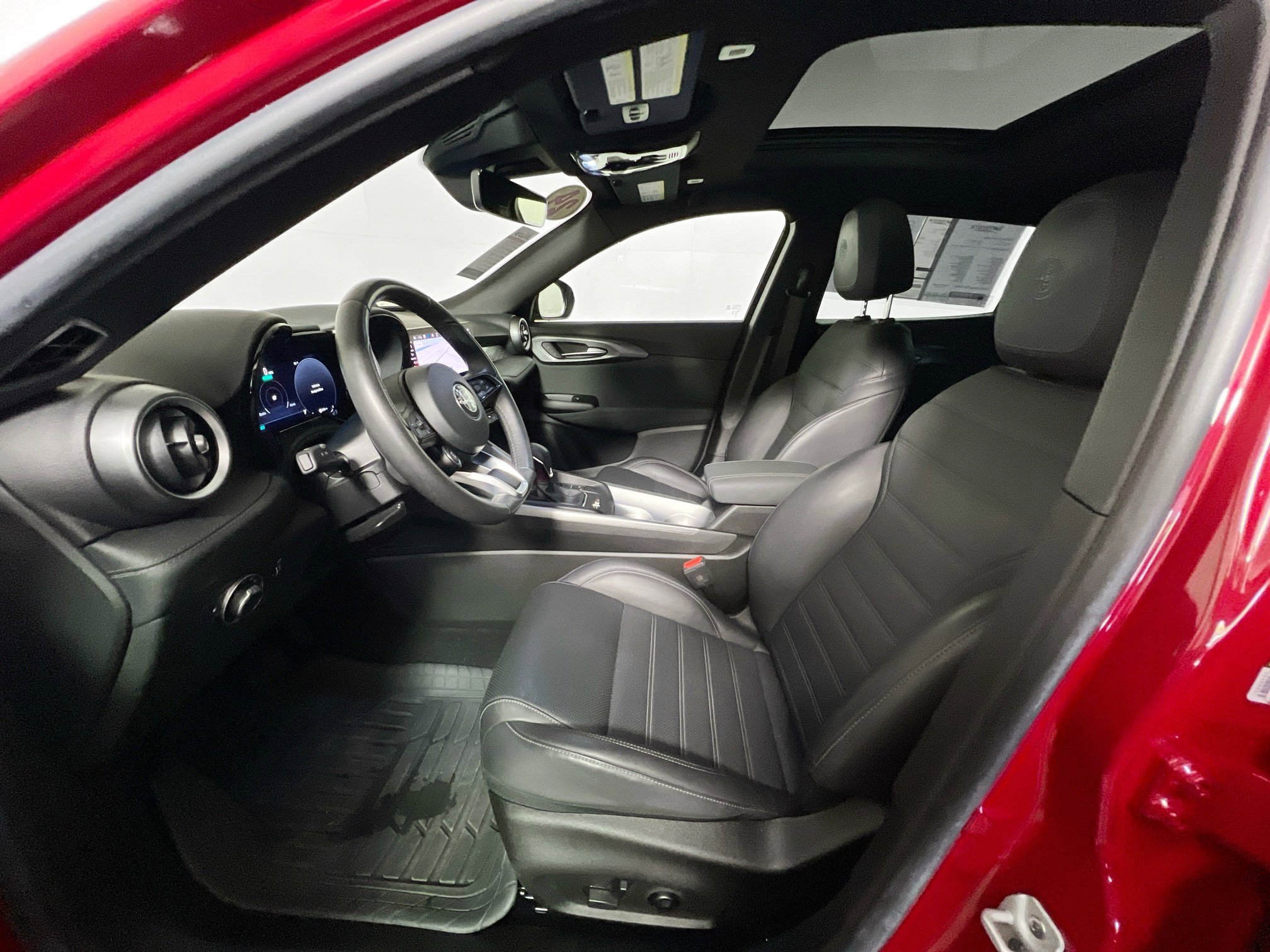 Used 2024 Alfa Romeo Tonale Ti w/ Premium Interior Package image 14