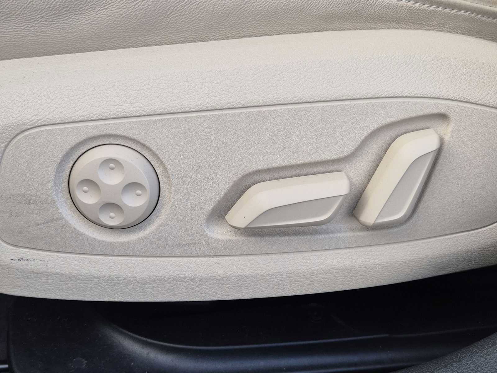 Certified 2023 Audi A4 2.0T Premium w/ Convenience Package image 16