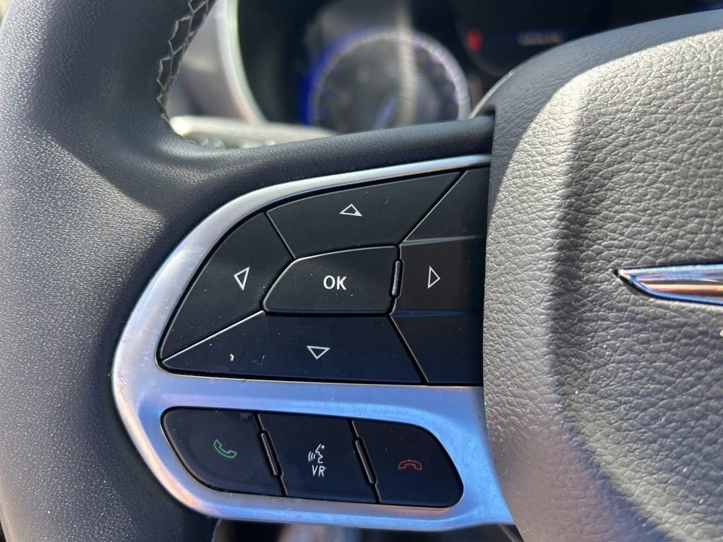 Certified 2023 Chrysler Pacifica Touring-L image 45