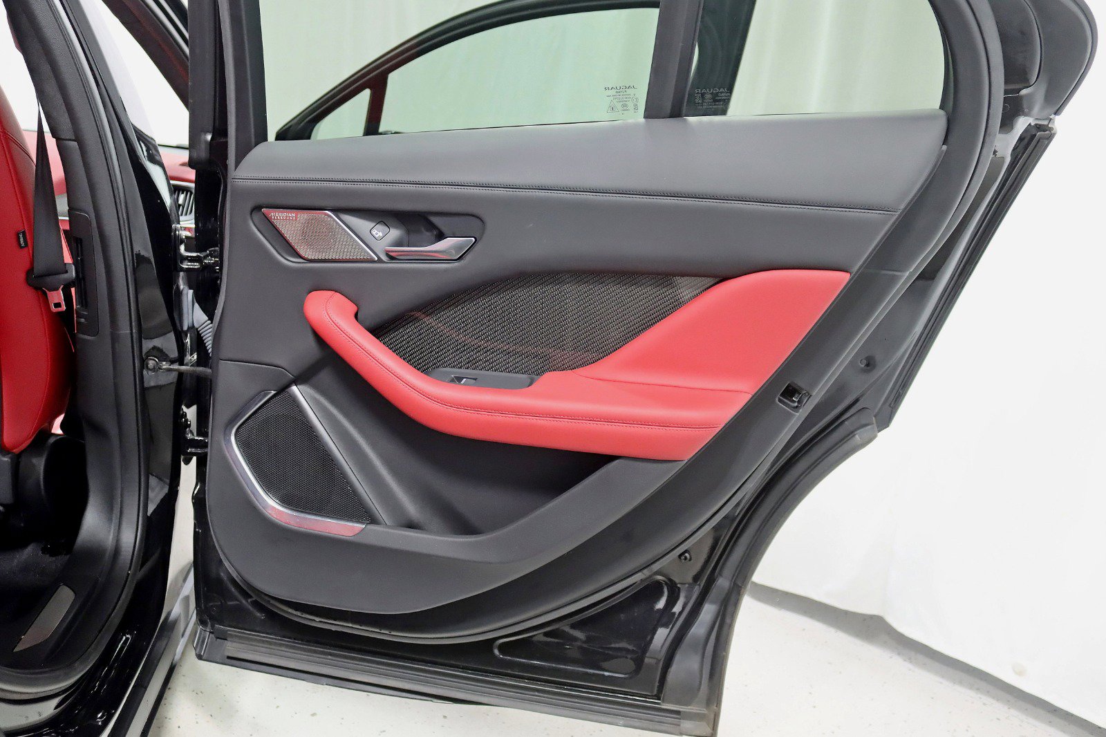 Used 2020 Jaguar I-PACE HSE image 37