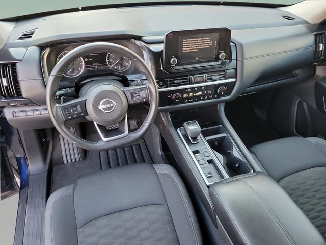 Used 2025 Nissan Pathfinder SV image 18