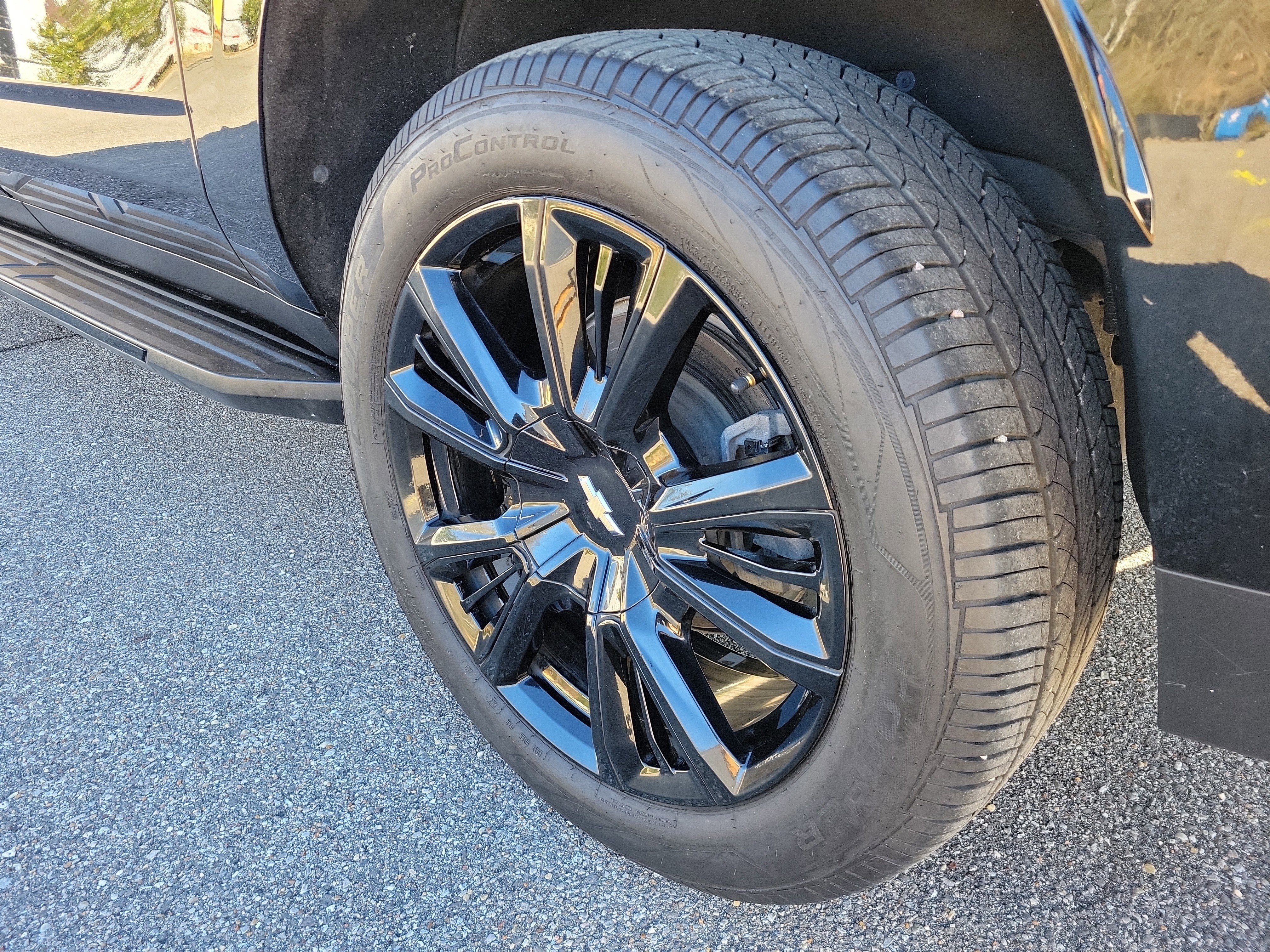 Used 2023 Chevrolet Suburban RST image 26