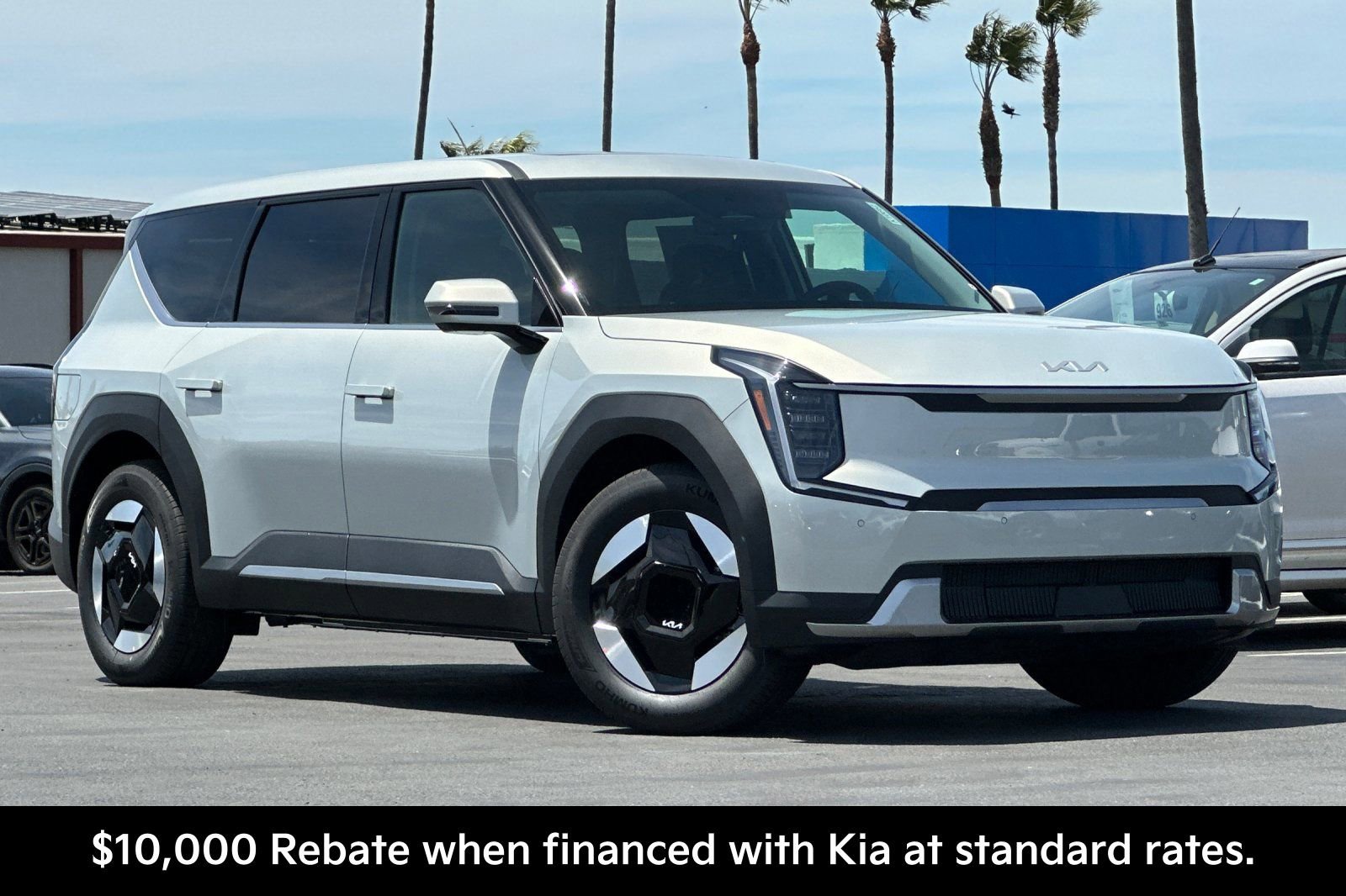 New 2026 Kia EV9 Light RWD image 2
