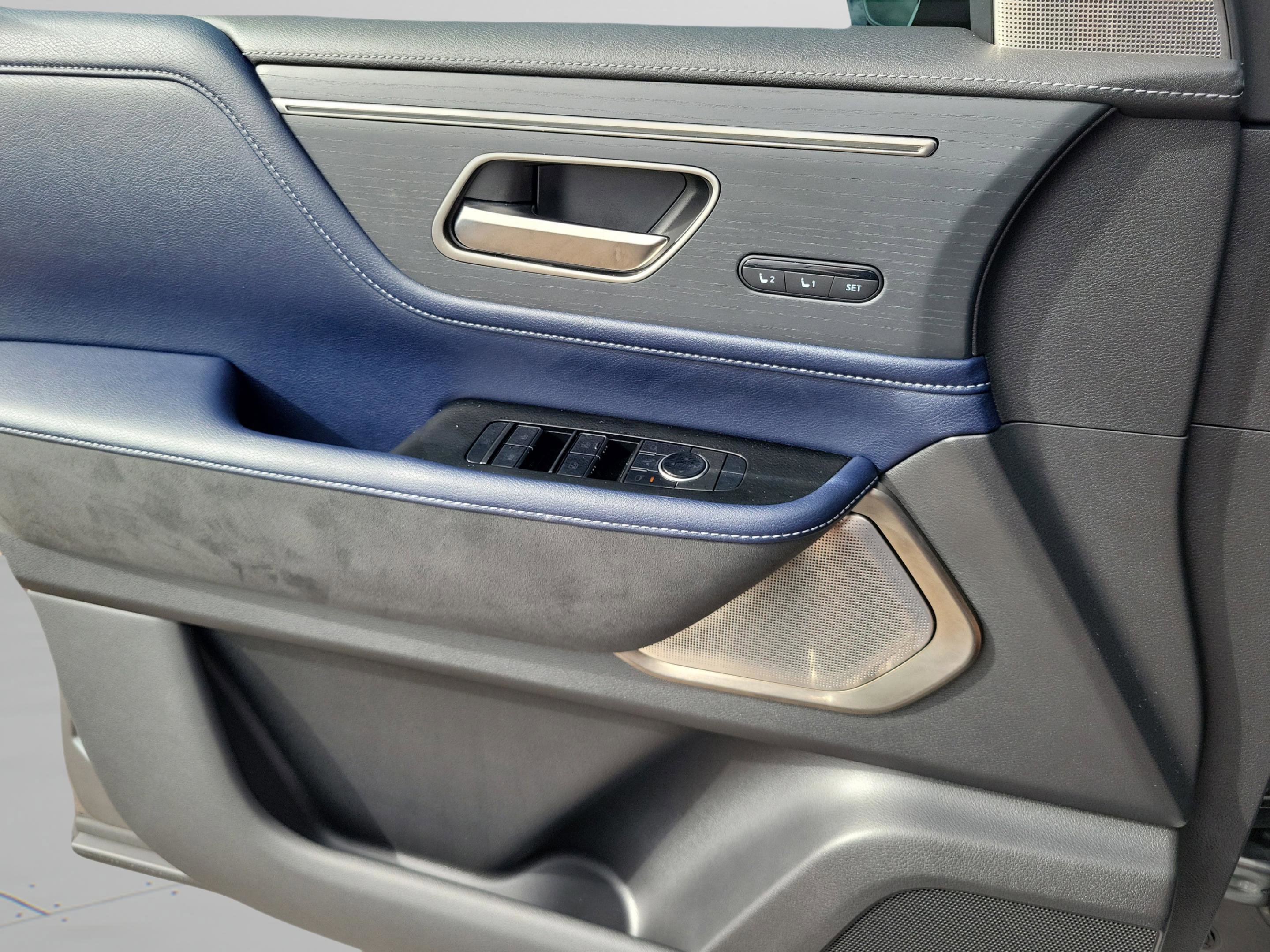 Certified 2026 INFINITI QX80 4WD w/ Sport Exterior Package image 23