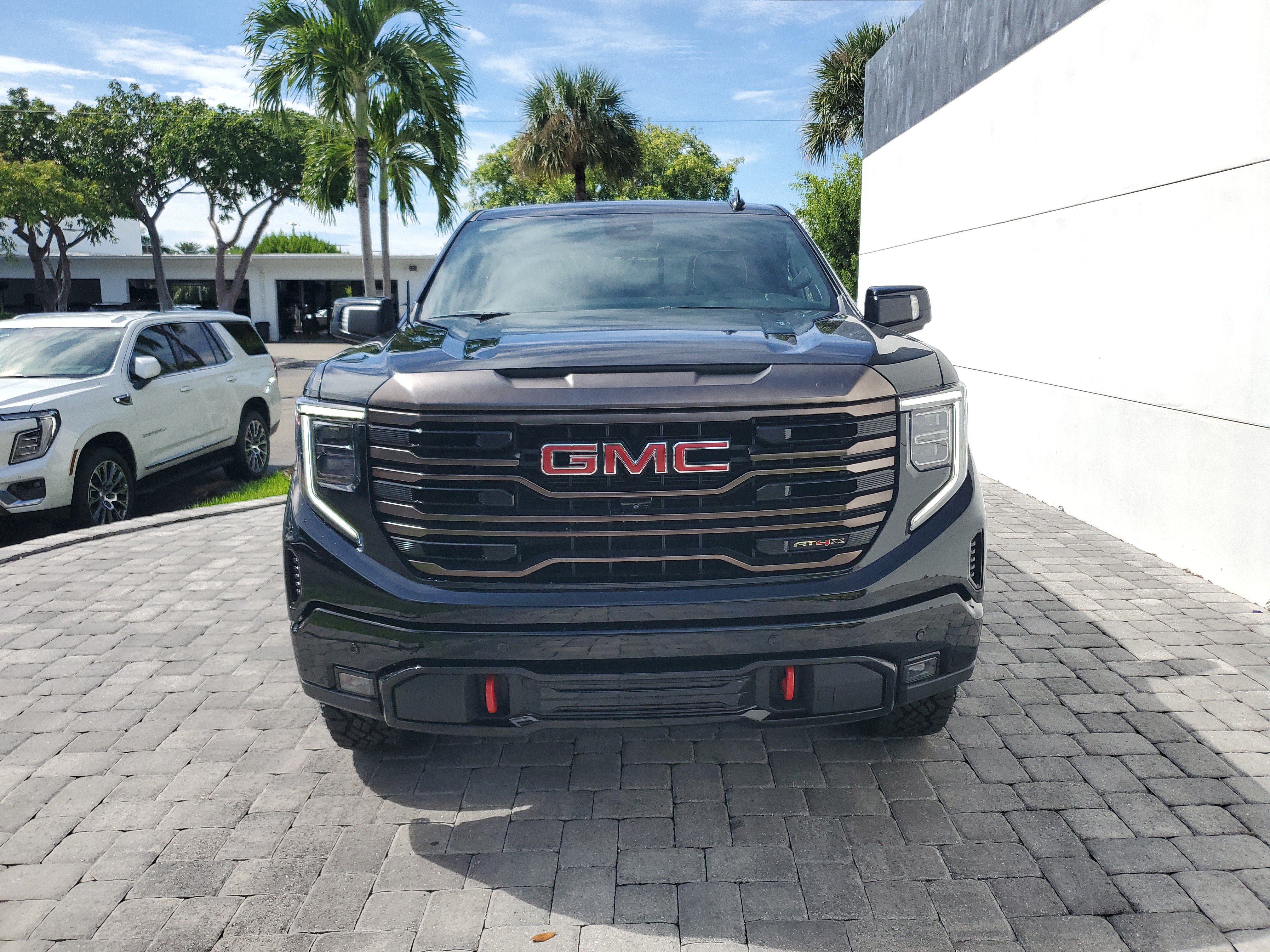 Used 2022 GMC Sierra 1500 AT4X AWD/4WD image 2
