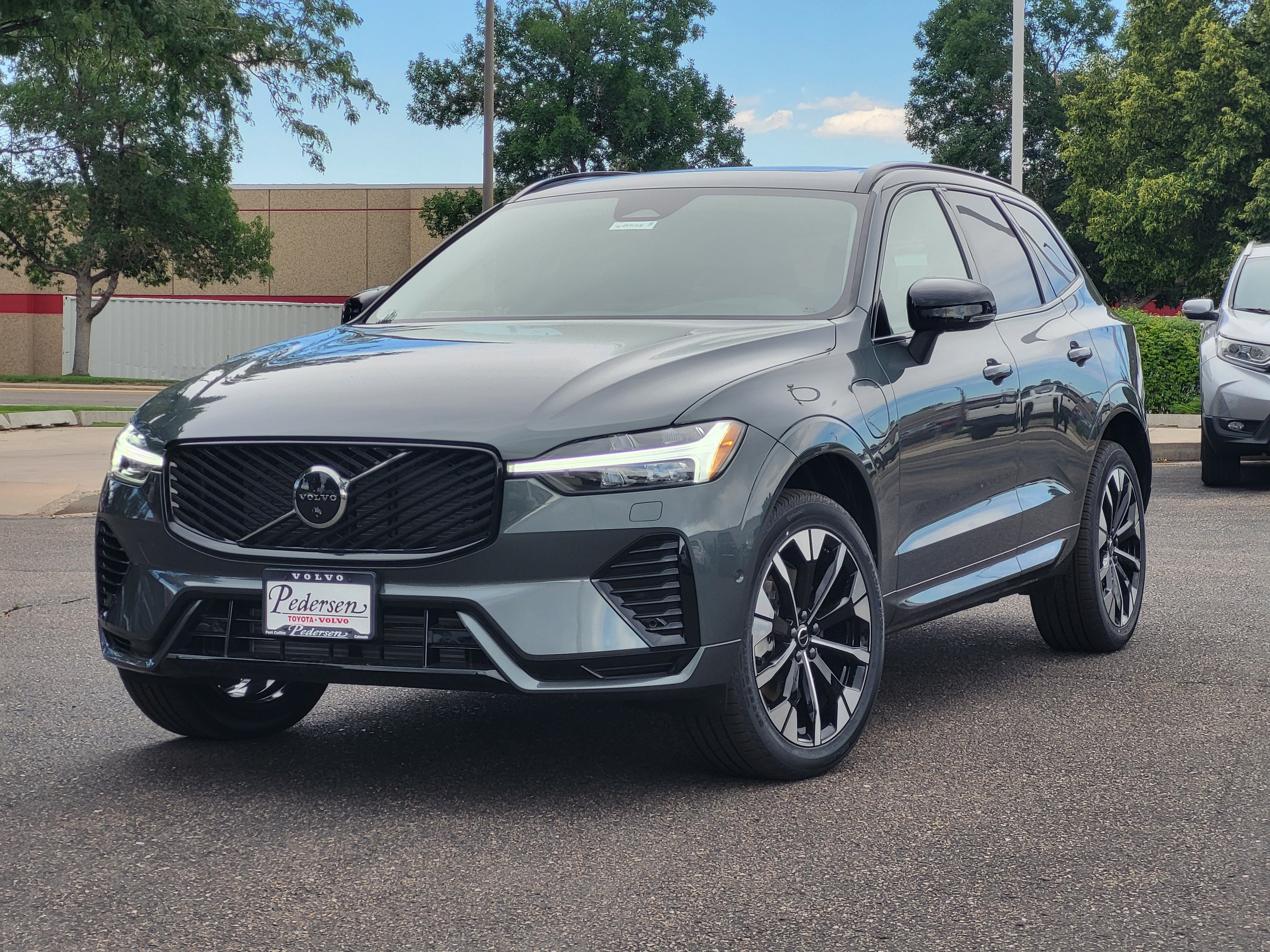 New 2026 Volvo XC60 T8 Plus w/ Protection Package Premier AWD/4WD image 2