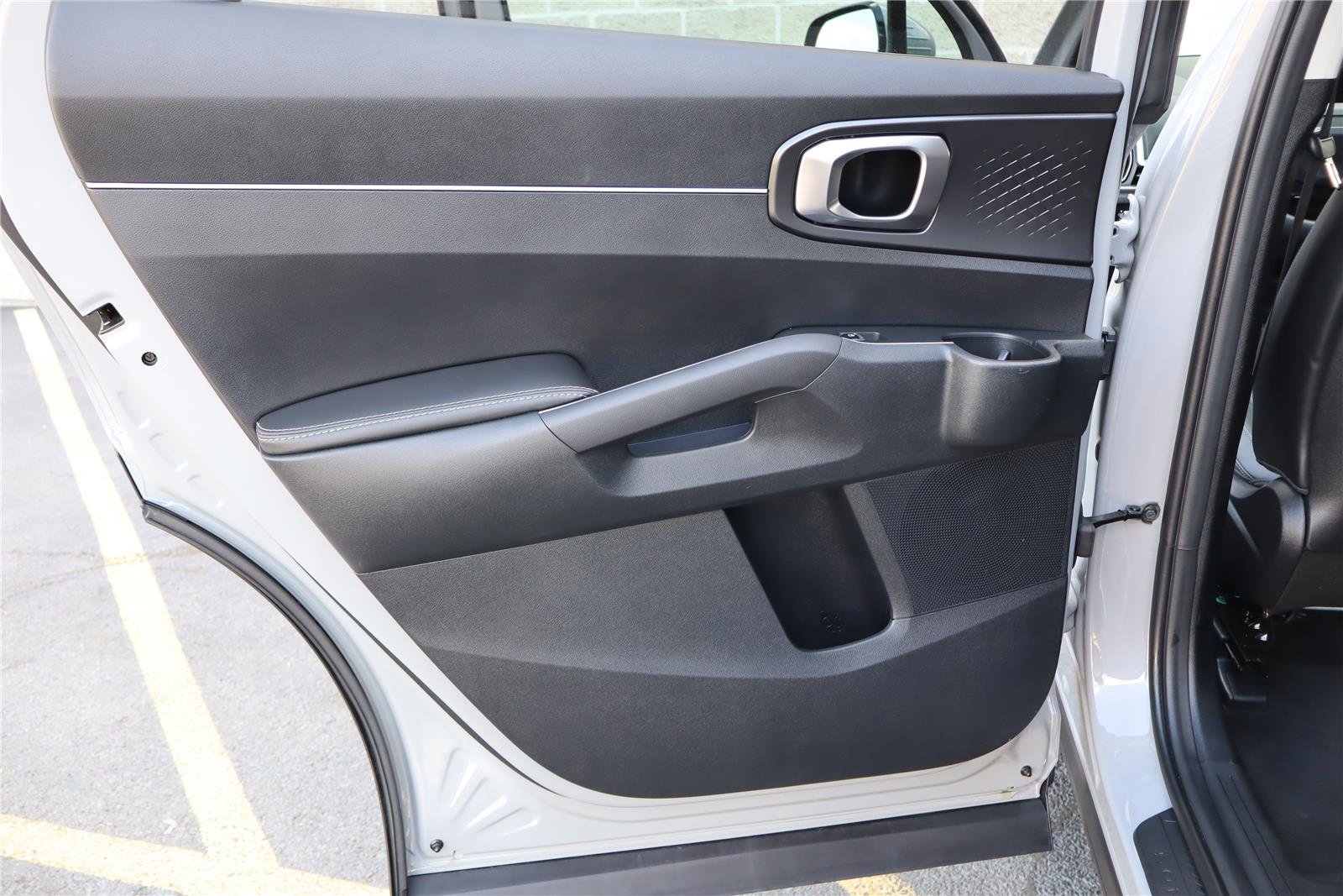 Certified 2026 Kia Sorento S w/ S Panoramic Sunroof Package image 24