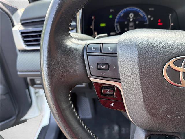 Used 2025 Toyota Camry SE FWD image 14