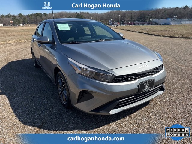 Used 2023 Kia Forte LXS image 2