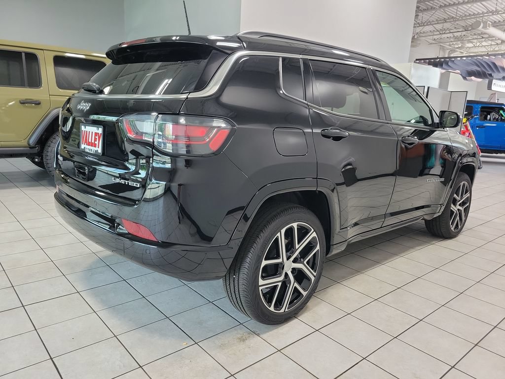Certified 2024 Jeep Compass Limited w/ Elite Group AWD/4WD image 10