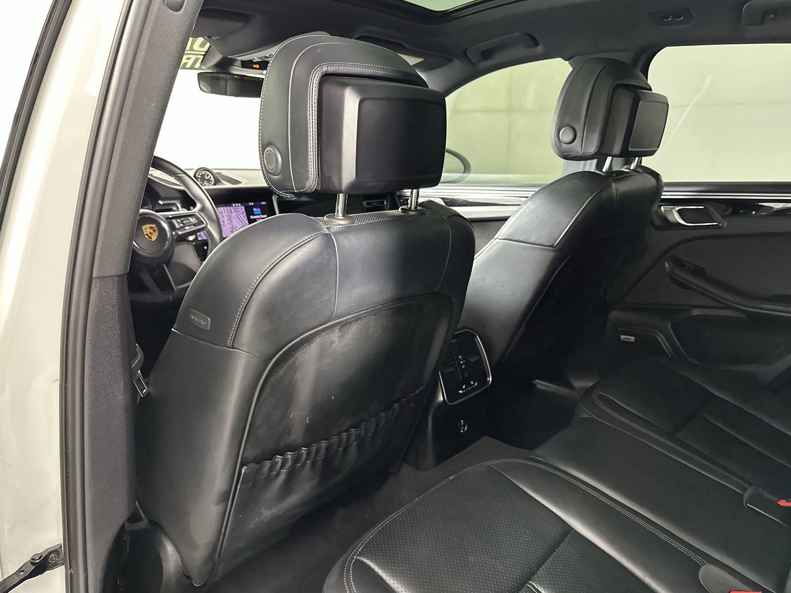 Used 2023 Porsche Macan AWD/4WD image 24
