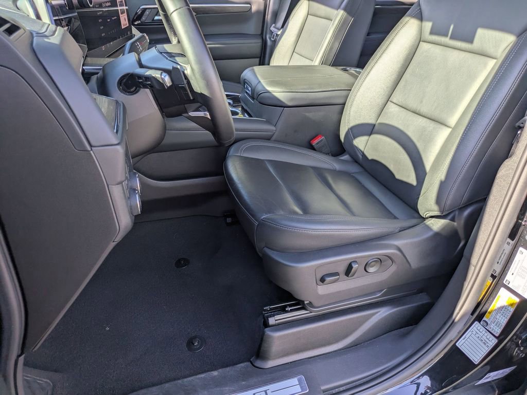 Used 2025 Chevrolet Tahoe LT AWD/4WD image 15