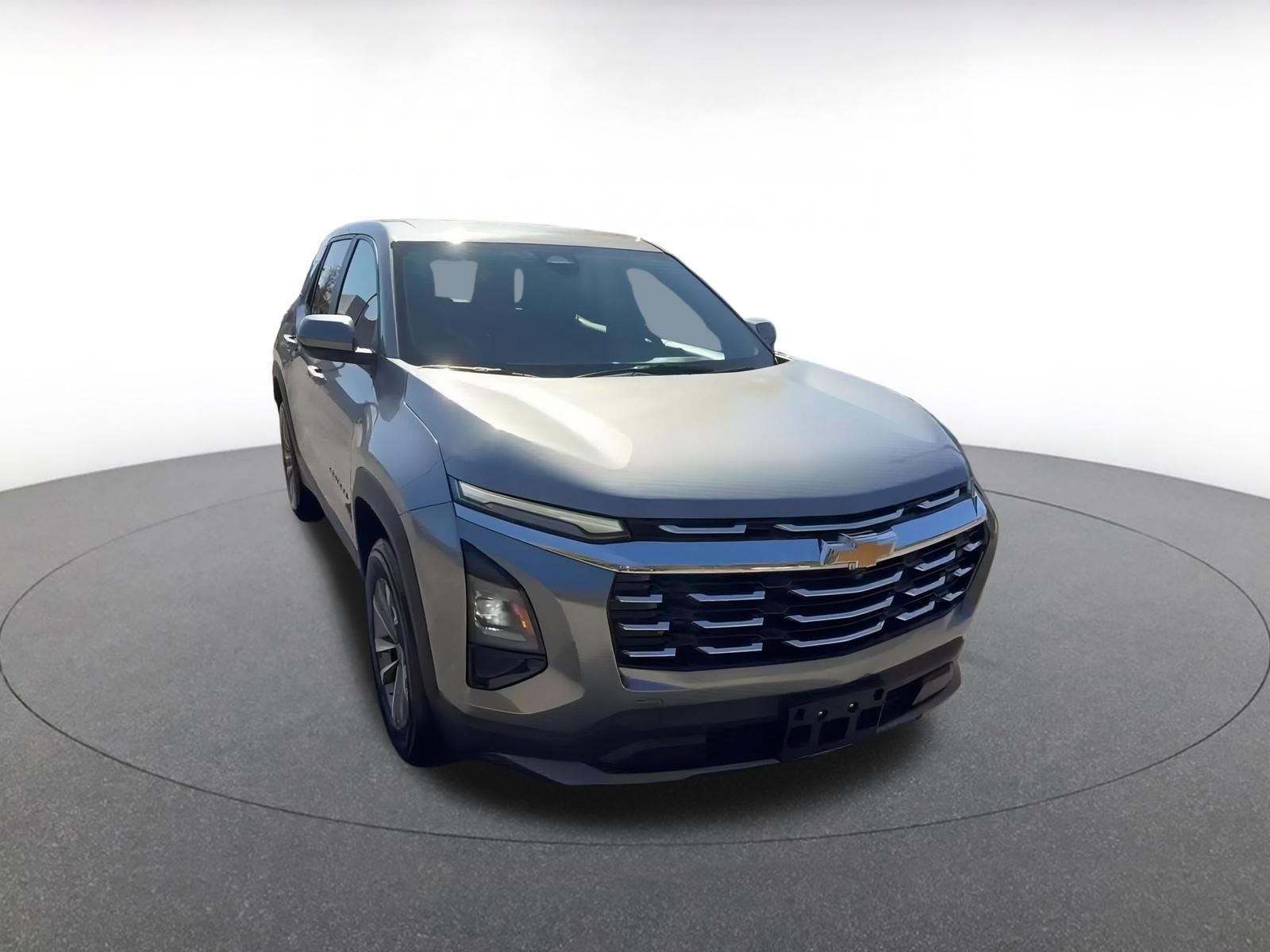 Used 2025 Chevrolet Equinox LT image 3