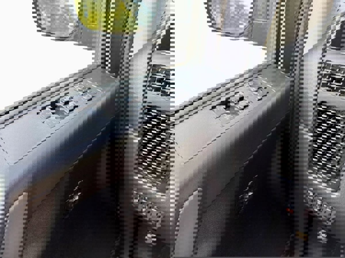 Used 2014 Nissan Titan SV w/ SV Value Truck Package image 17