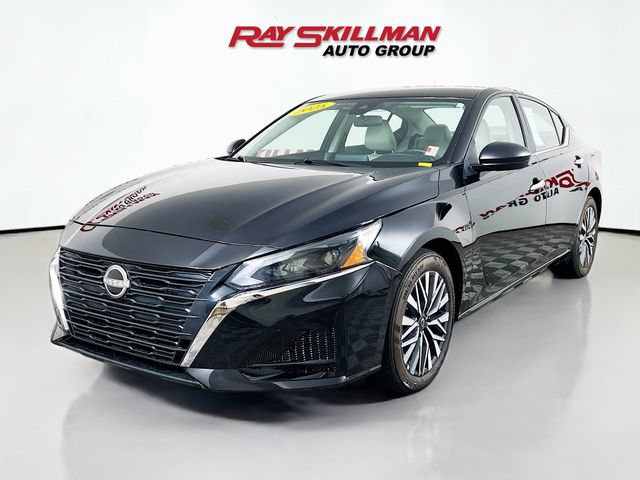 Used 2025 Nissan Altima 2.5 SV FWD image 3