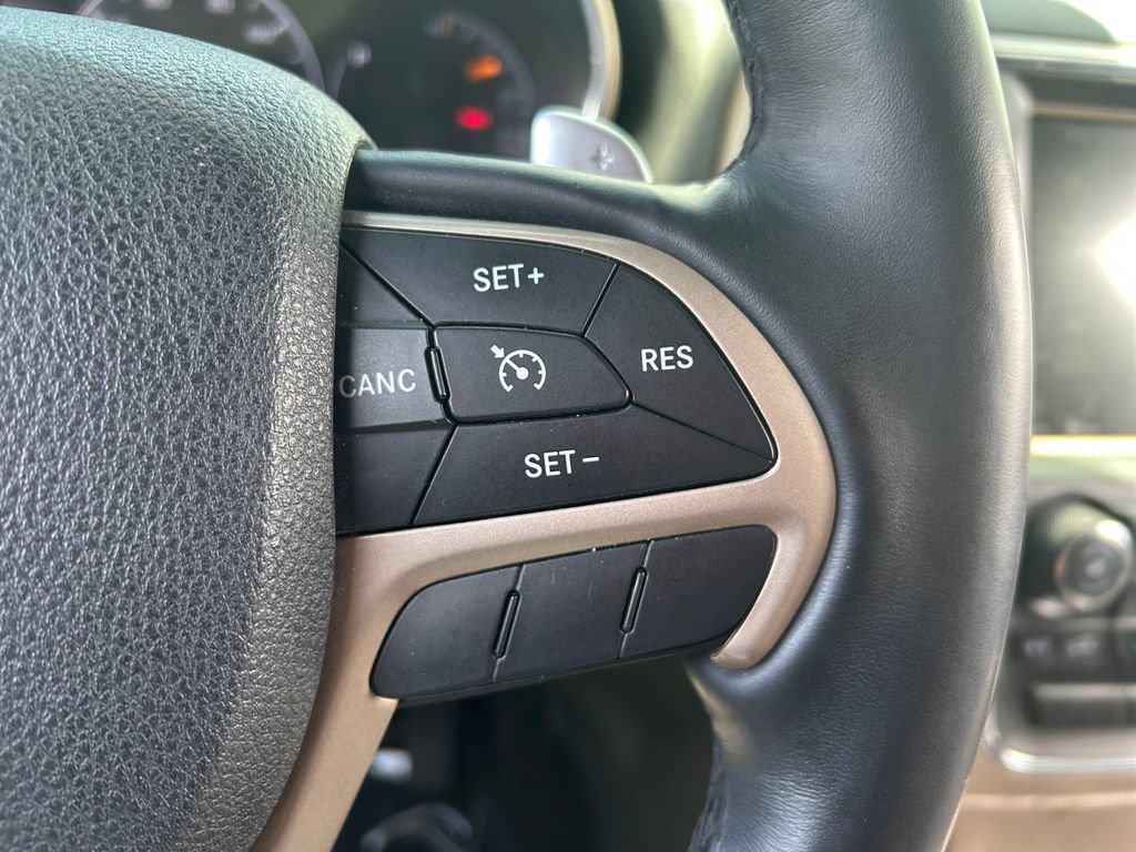 Used 2015 Jeep Grand Cherokee Limited w/ Luxury Group II AWD/4WD image 22