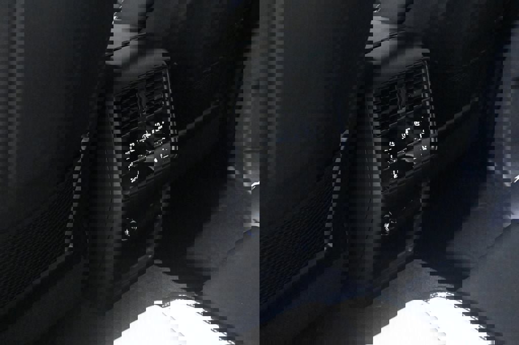 Certified 2025 Porsche Cayenne S image 20