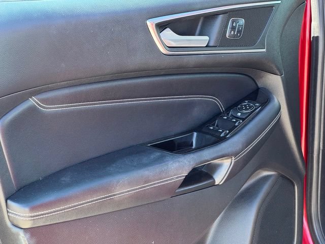 Used 2016 Ford Edge Titanium FWD image 9