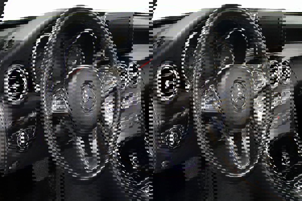 Used 2017 Mercedes-Benz C 300 4MATIC Cabriolet image 35