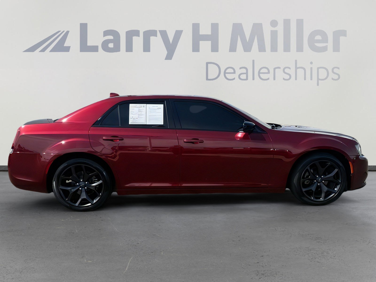 Used 2021 Chrysler 300 Touring w/ Sport Appearance Package image 8