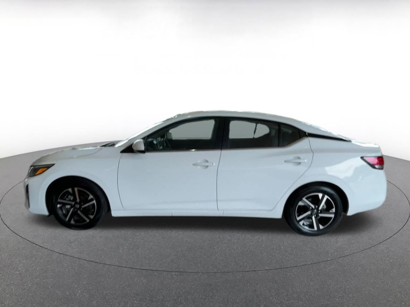 Used 2025 Nissan Sentra SV image 8