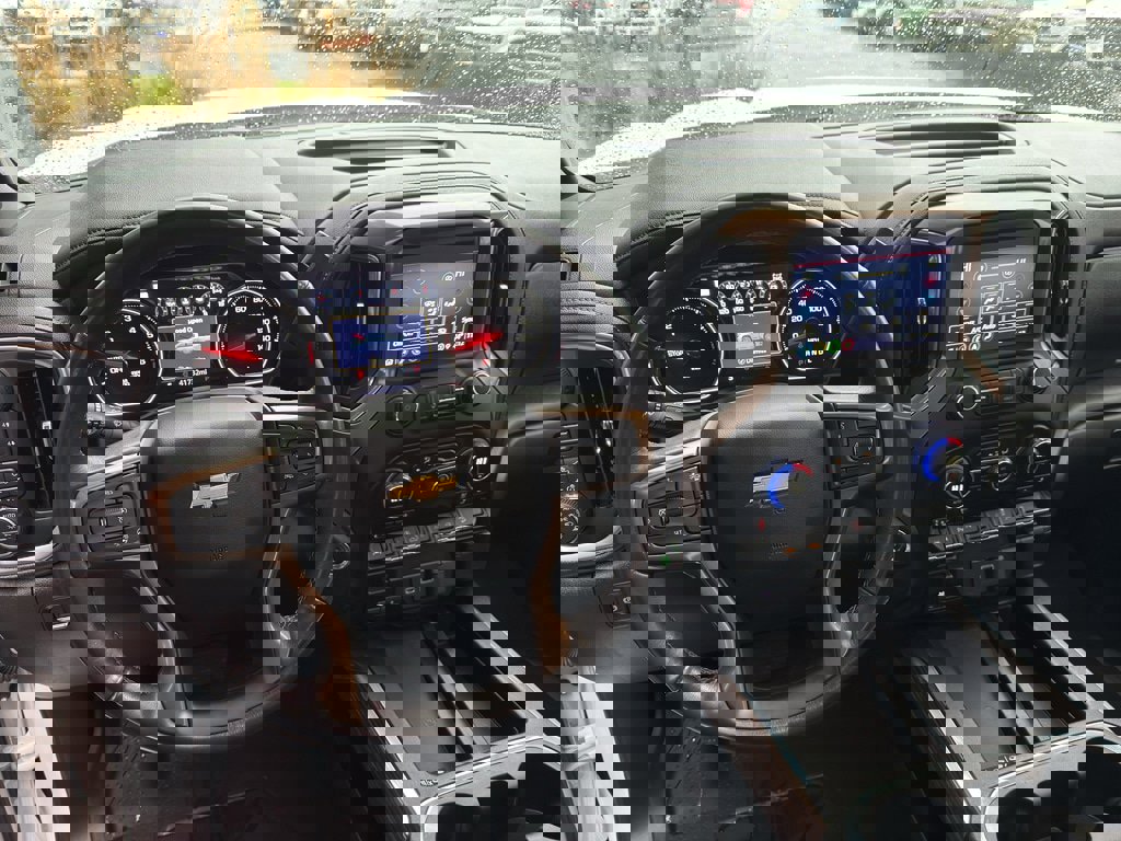 Used 2021 Chevrolet Silverado 1500 High Country w/ Technology Package image 18