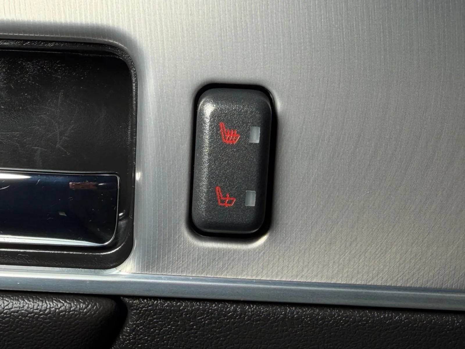 Used 2014 Lincoln MKX FWD w/ Equipment Group 101A image 21