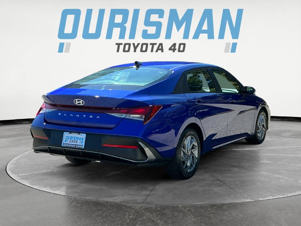 Used 2024 Hyundai Elantra SEL FWD image 7