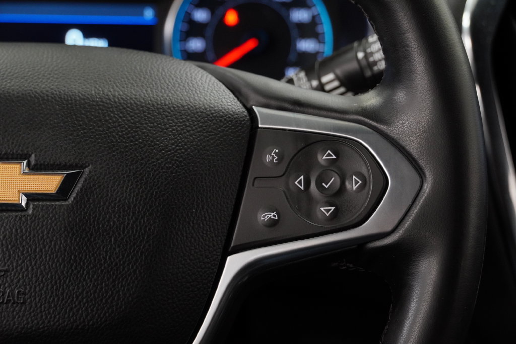Used 2023 Chevrolet Traverse LT FWD image 37