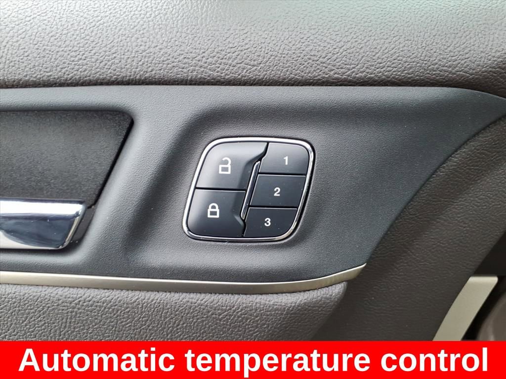 Used 2018 Lincoln MKC Reserve w/ Lincoln MKC Climate Package image 11