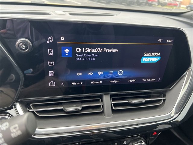 Used 2024 Chevrolet Trax RS w/ Sunroof Package image 12