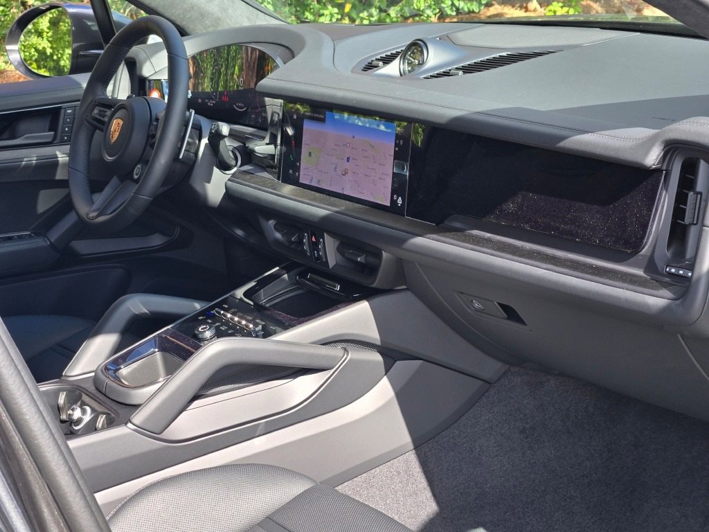 New 2026 Porsche Cayenne GTS image 40