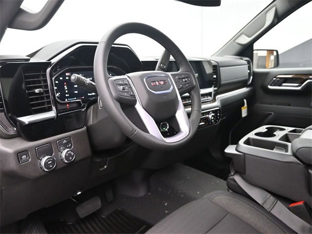 New 2026 GMC Sierra 1500 SLE image 8
