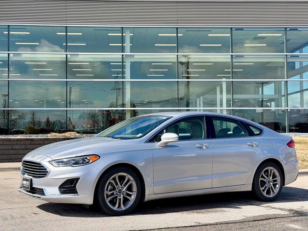 Used 2019 Ford Fusion SEL image 2
