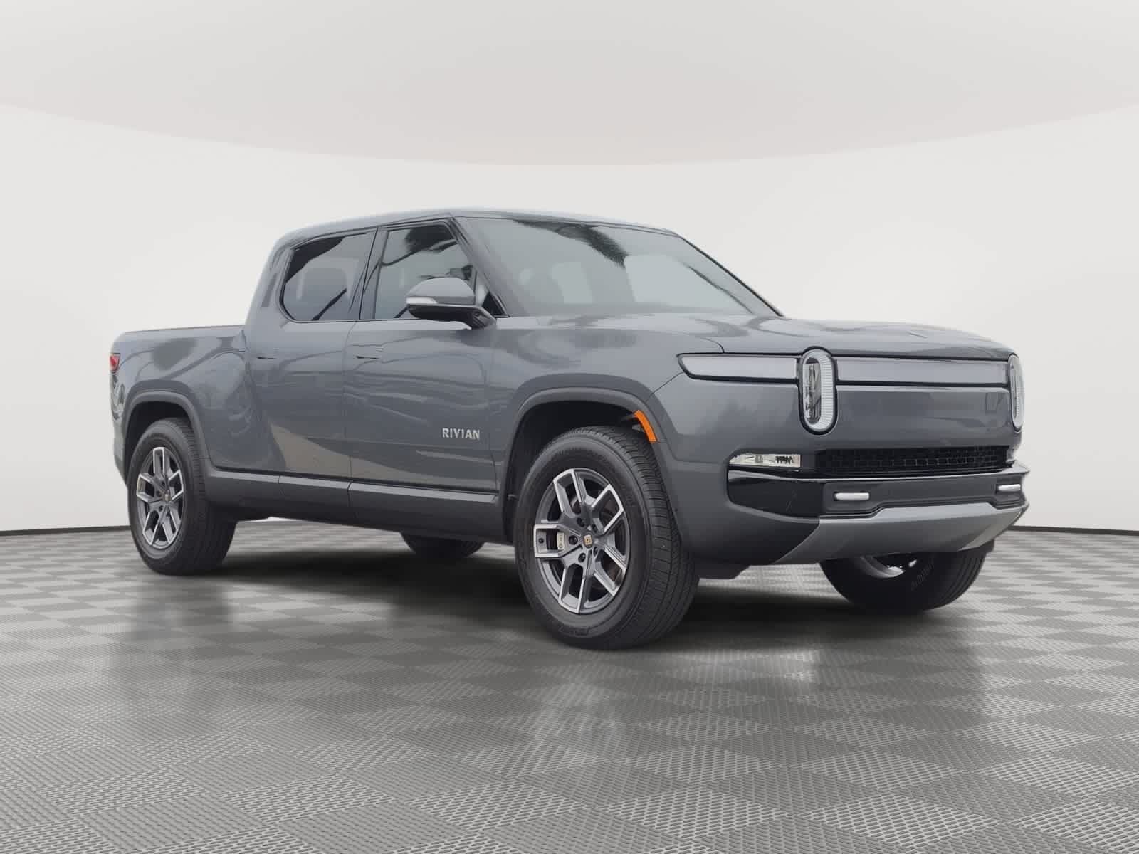 Used 2023 Rivian R1T Adventure Dual AWD/4WD image 3