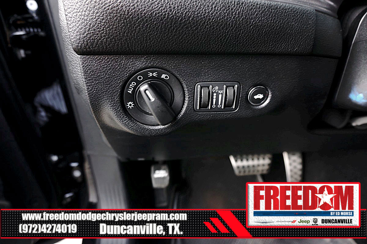 Used 2023 Dodge Challenger R/T w/ Blacktop Package image 25