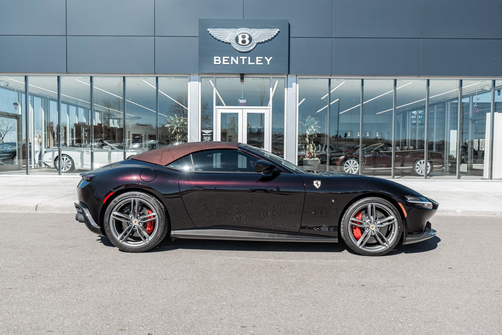 Used 2024 Ferrari Roma Spider image 14