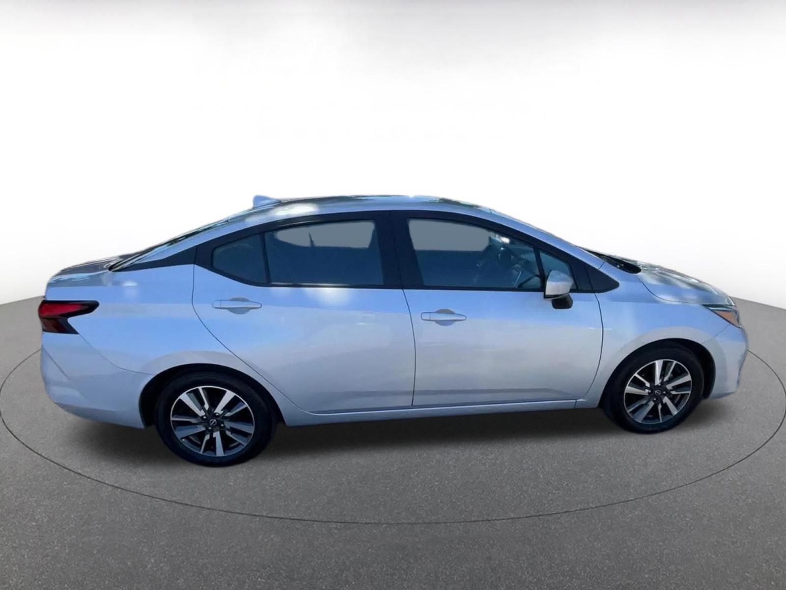 Used 2025 Nissan Versa SV FWD image 16
