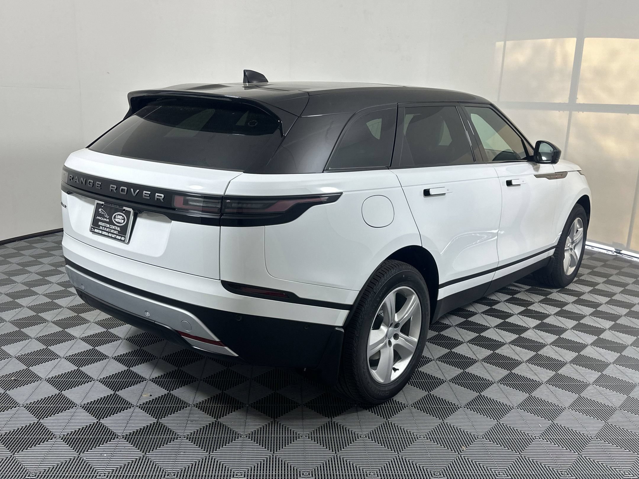 Certified 2026 Land Rover Range Rover Velar S AWD/4WD image 17