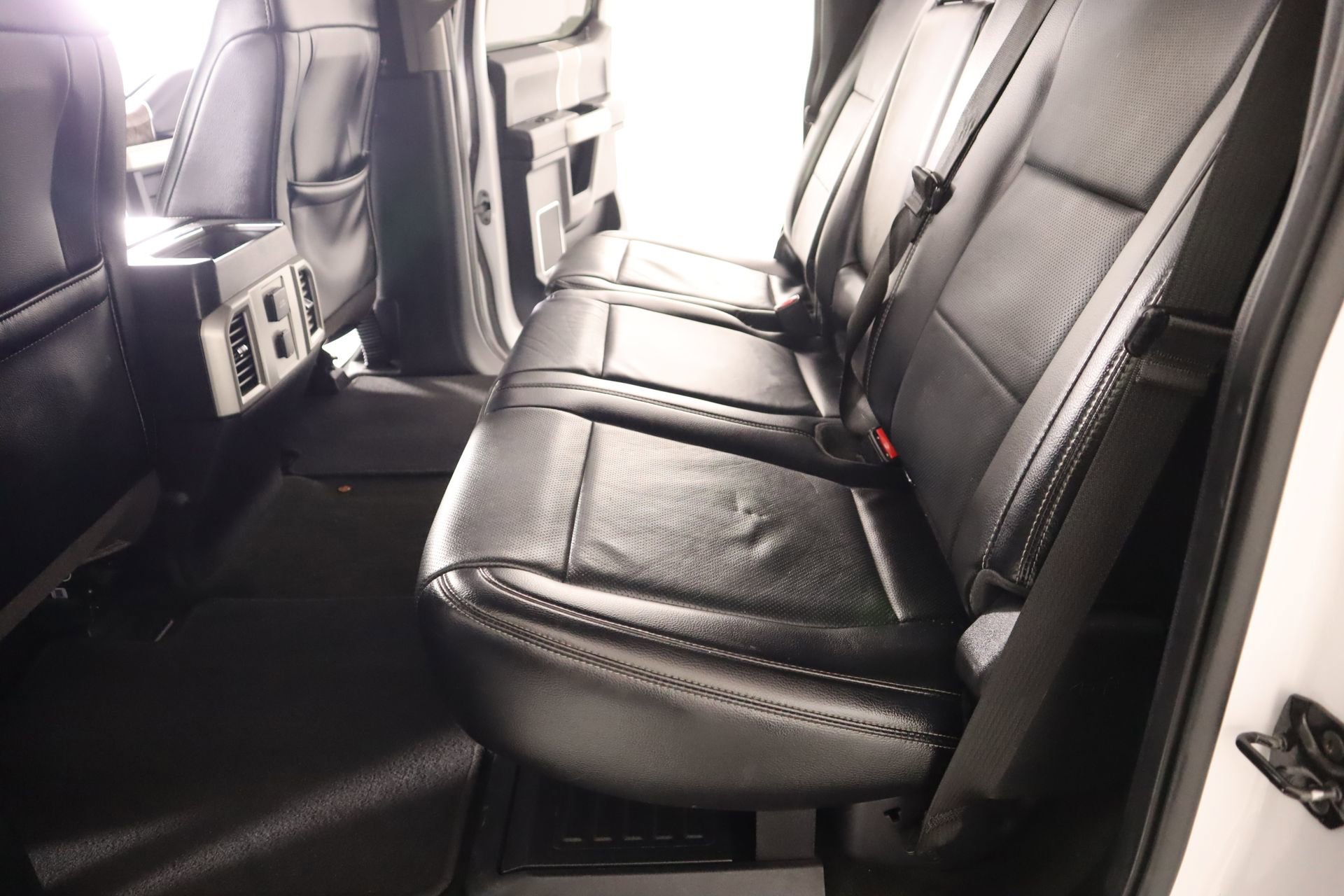 Used 2017 Ford F250 Lariat w/ Chrome Package image 12