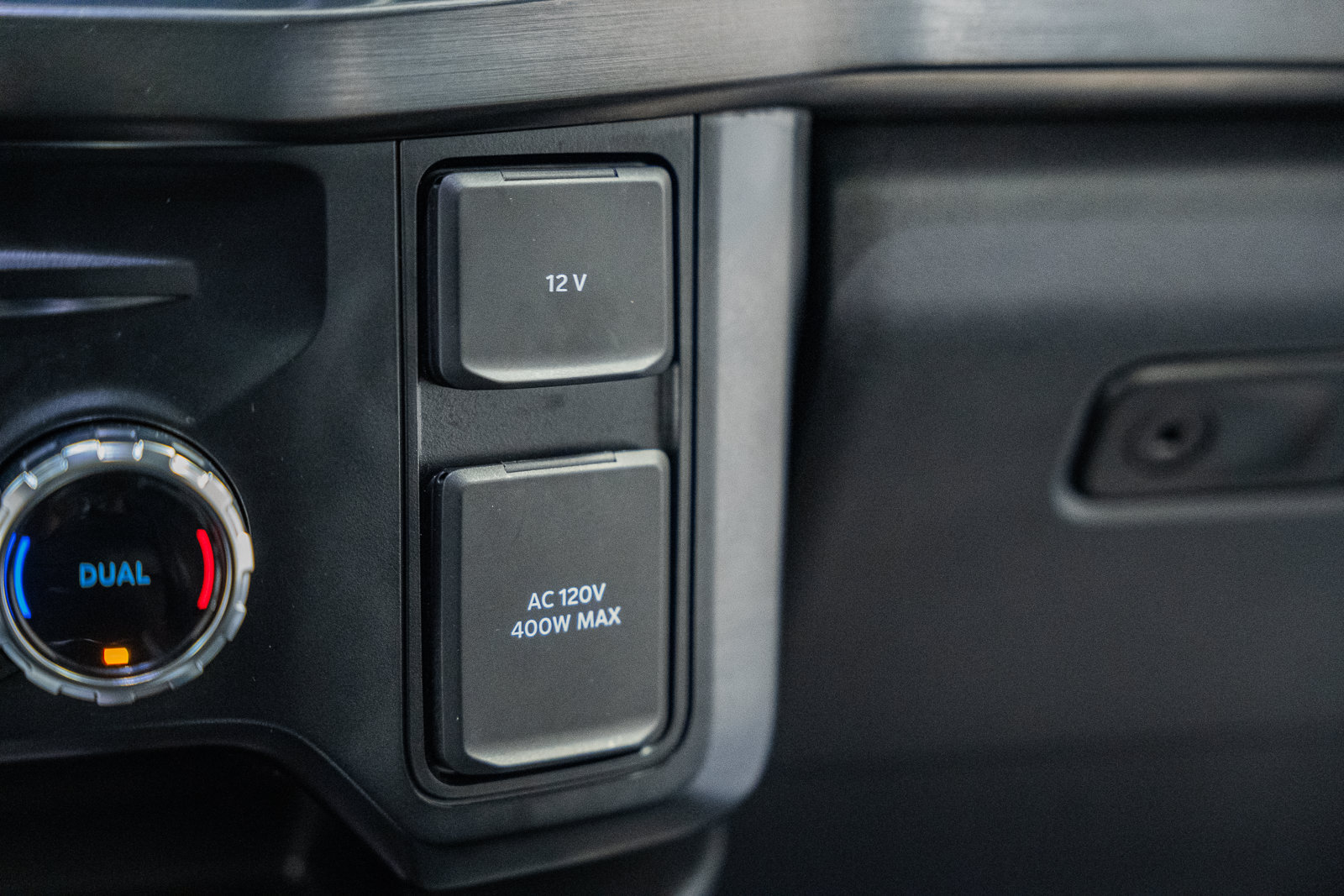 Used 2024 Ford F250 Lariat w/ Sport Appearance Package AWD/4WD image 22