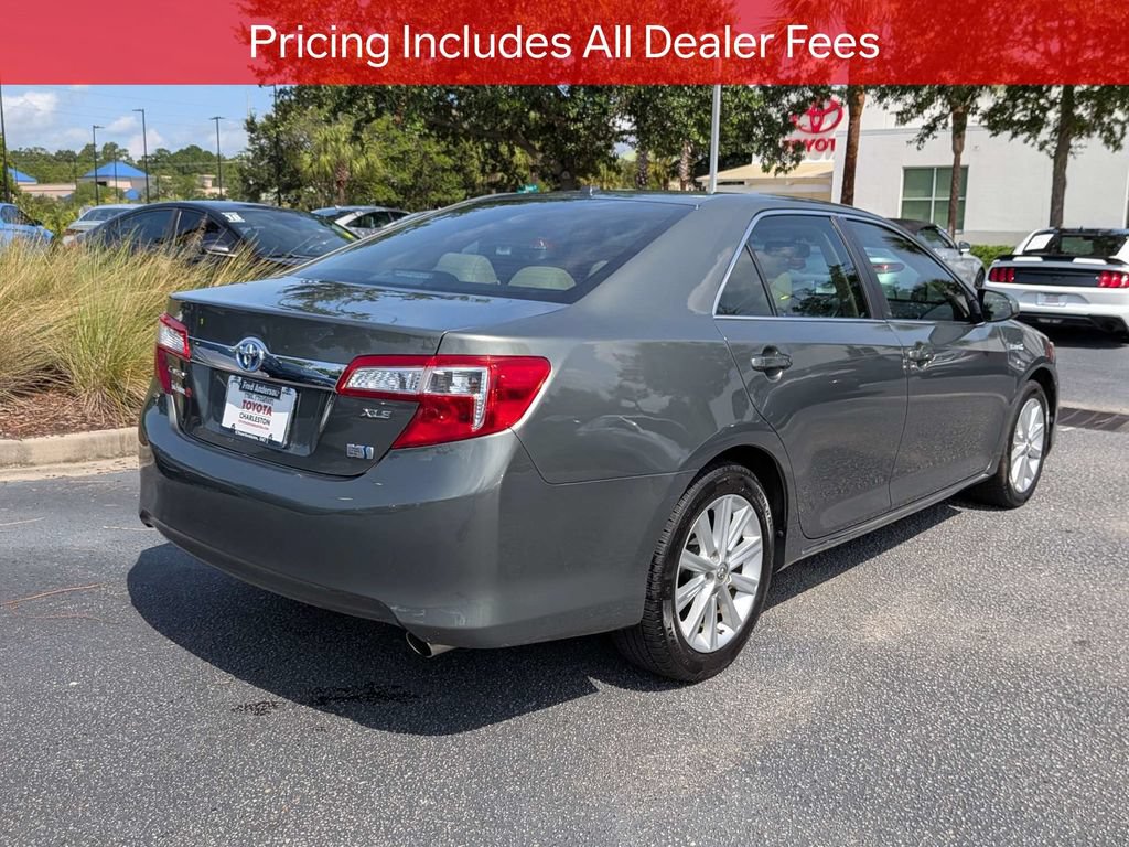 Used 2014 Toyota Camry XLE w/ Moonroof Package FWD image 5