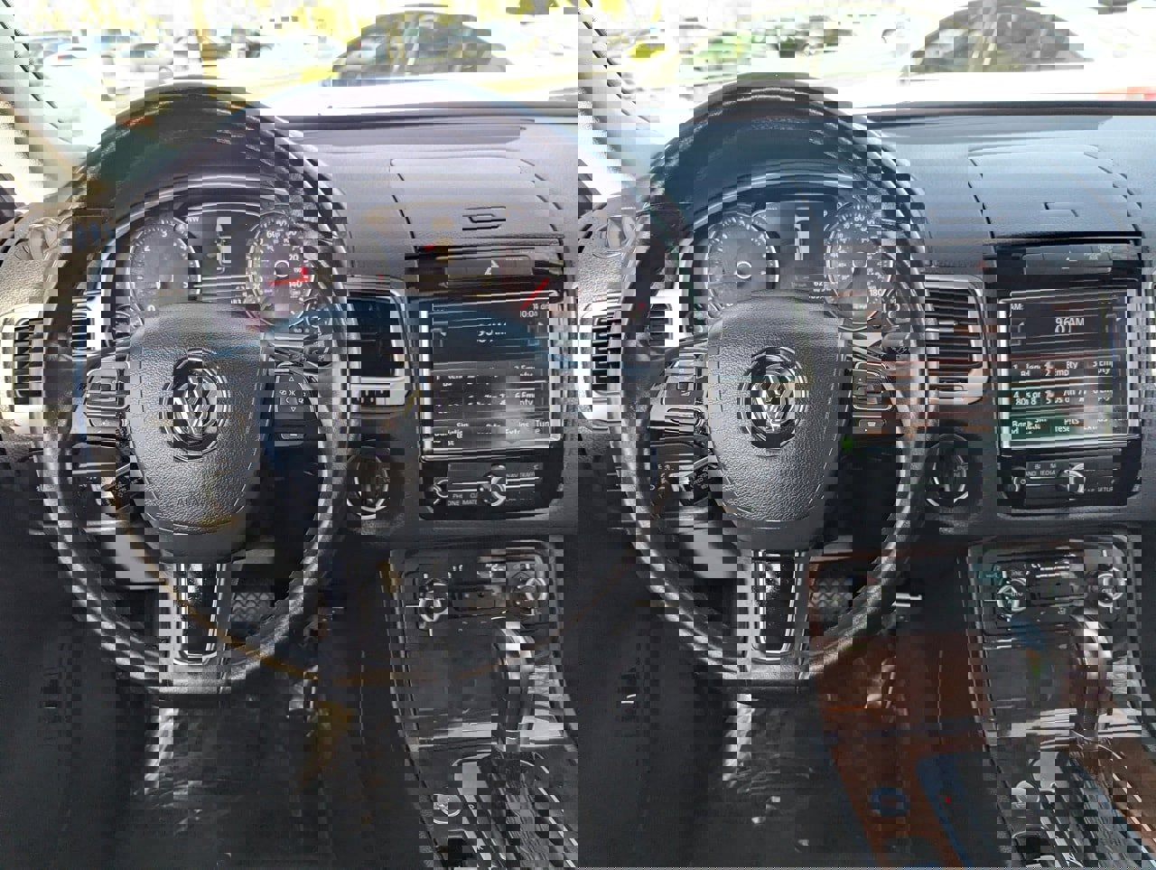 Used 2014 Volkswagen Touareg TDI image 17