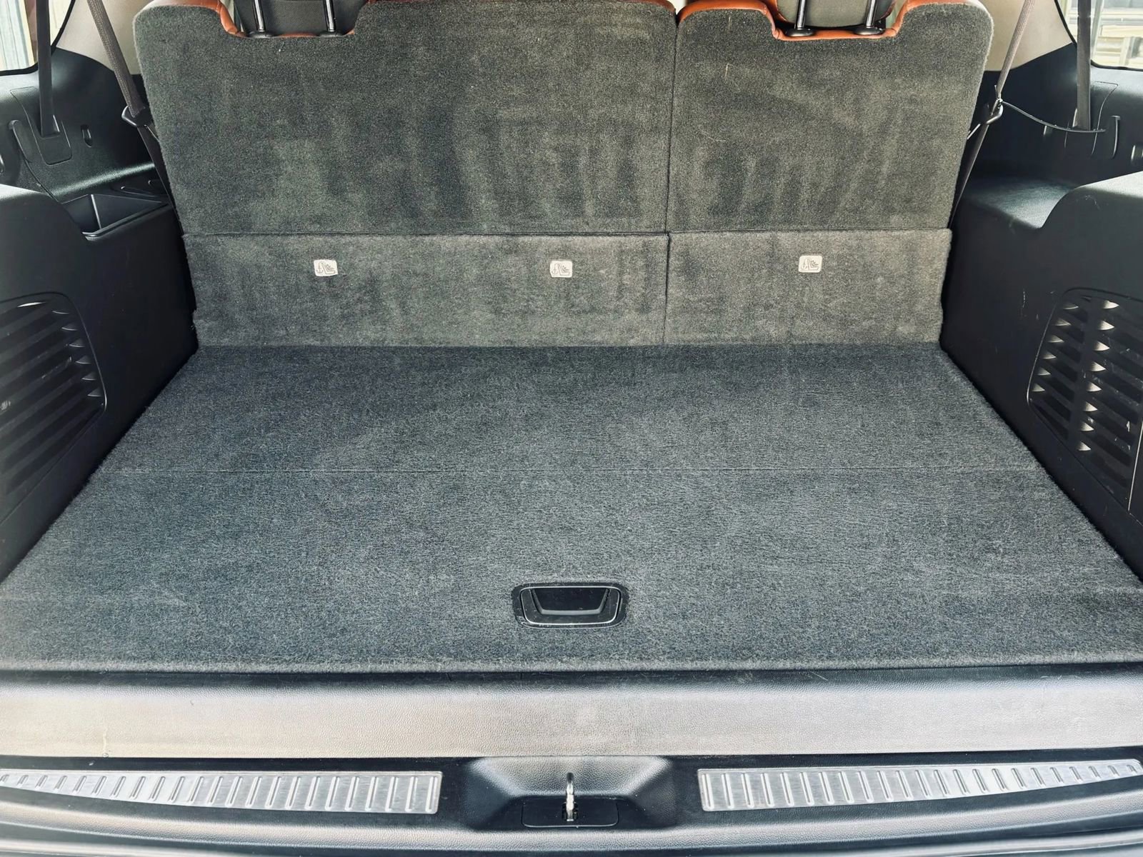 Used 2015 Cadillac Escalade ESV Premium image 40