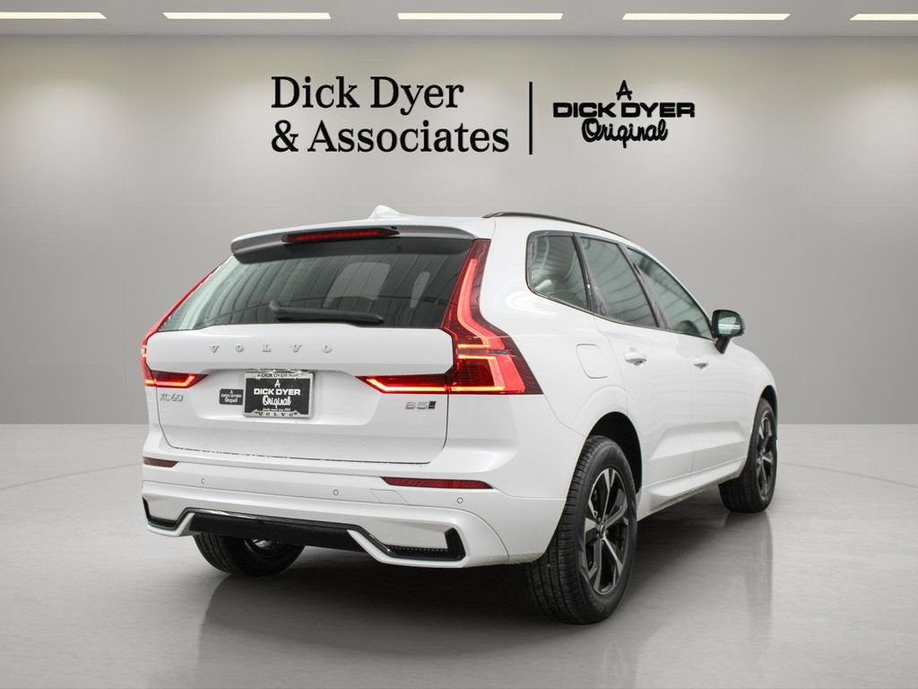 New 2026 Volvo XC60 B5 Core AWD/4WD image 11